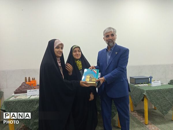 بازدید معاون تشکیلات سازمان دانش‌آموزی کشور از موکب «نوجوان مبارز» و «امام رضا (ع)»