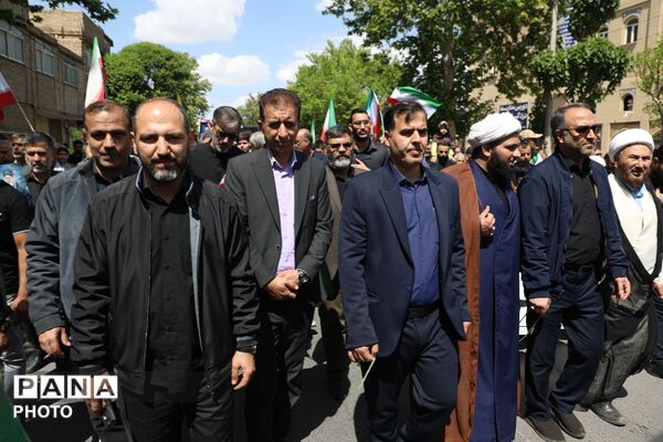 اجتماع بزرگ دسته‌های عزاداری دانش‌آموزی و فرهنگیان پیشوا در اربعین رهبر شهید