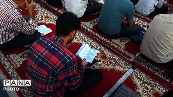 قرائت دعای عرفه در مسجد جامع  نیشابور-۱