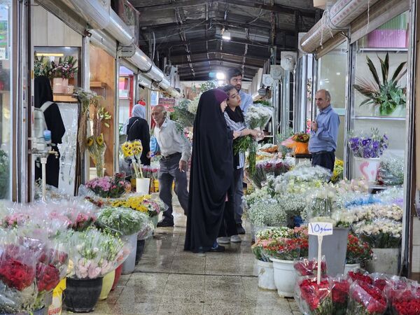 حال و هوای خاص در بازار گل محلاتی