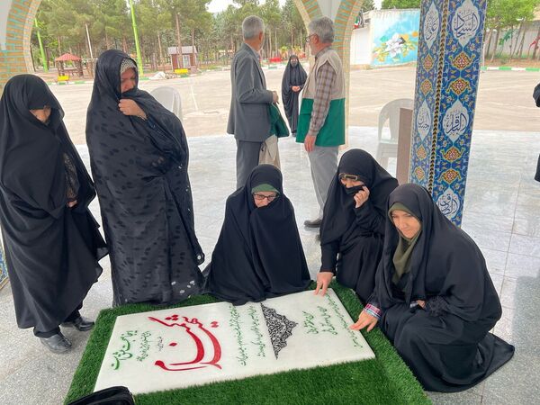 خادمین امام رضا(ع) با شهدا بیعت کردند 