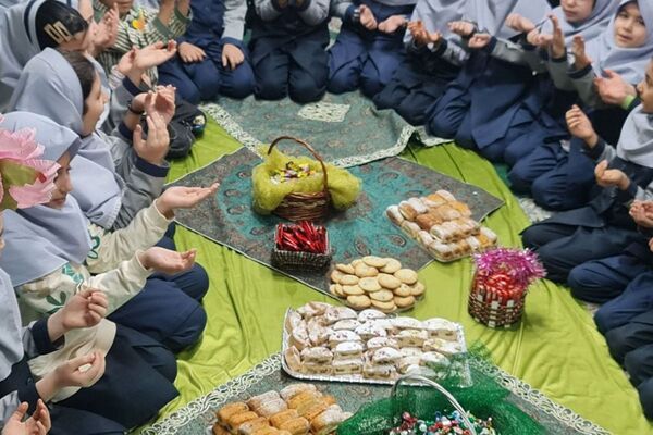 مدرسه شهدای ایران تایر2 میزبان شادی‌های صاحب زمان (عج)