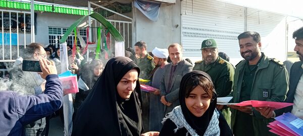 اعزام دانش‌آموزان دختر آشخانه به اردوی راهیان نور