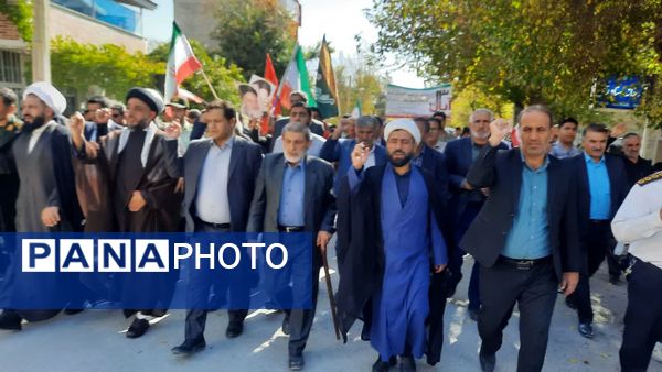 گرامیداشت یوم‌الله ۱۳ آبان در شهر سی‌سخت با حضور پرشور مردم 