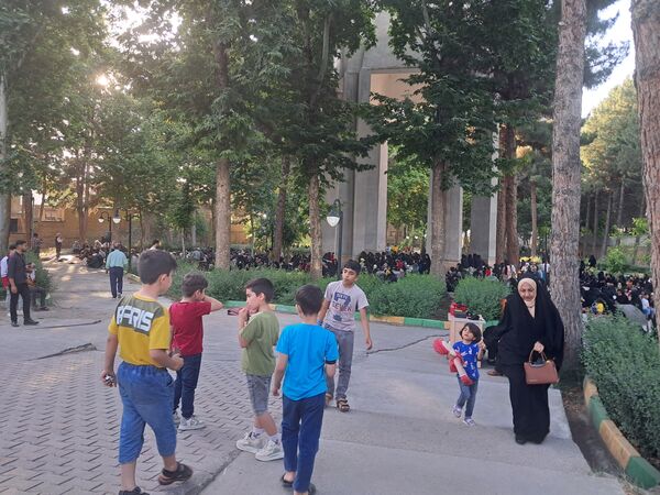 مراسم دعای عرفه درجوار شهدای گمنام پارک وحدت شهرستان آشخانه