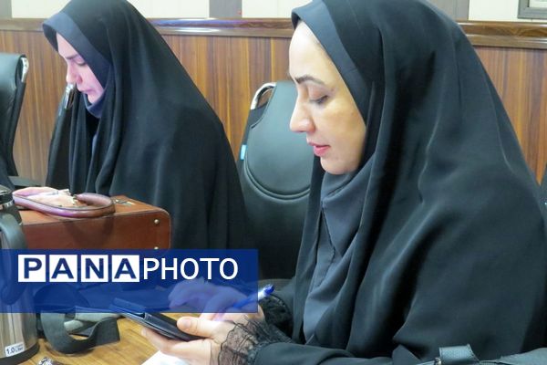 جلسه هم اندیشی انجمن اولیا و مربیان مدارس ناحیه یک شهرری