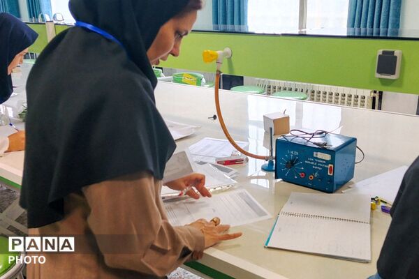نمایش توانمندی دانش‌آموزان در جشنواره نوجوان خوارزمی
