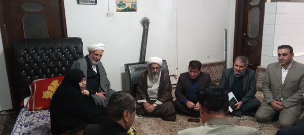 بازدید میدانی دادستان انتظامی قضات در کوهدشت و دیدار با کارکنان و خانواده شهدا