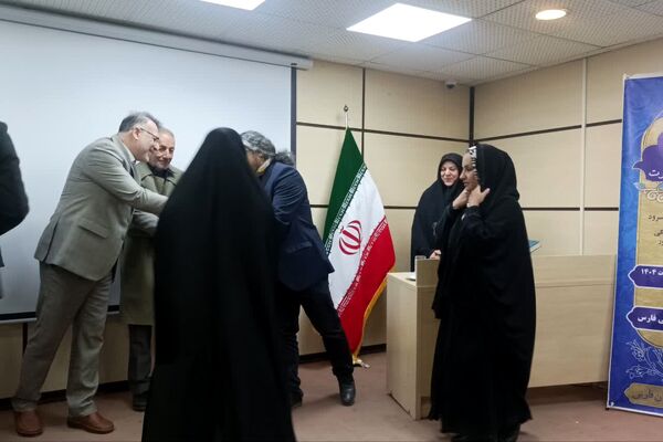شبی برای هنر و همدلی؛ جشن افتخار فرزندان ایران در اختتامیه جشنواره‌ بسیج هنرمندان فارس