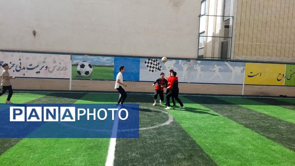 افتتاح زمین چمن مصنوعی فوتبال به نام شهید حسن غازی در دبیرستان متوسطه دوره دوم شاهد صارمیه ۶ ناحیه ۴ 