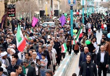 حضور گسترده مردم در راهپیمایی ۲۲ بهمن در شهرستان اشکذر 