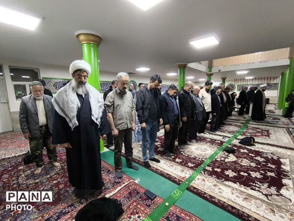 تجلیل از استقامت و ولایت‌مداری خانواده شهدای کوه‌خیل