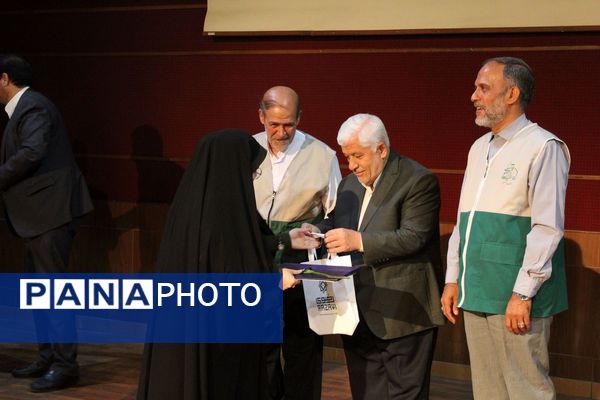 همایش خدمتی به وسعت قرآن به مناسبت نهمین سالروز تاسیس کانون تخصصی قرآنی رضوی در استان البرز