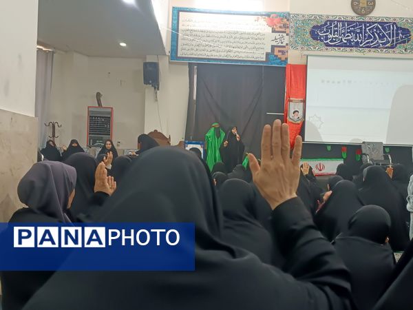 تکریم خانواده شهدا در مسجد حضرت محمد مشهد مقدس