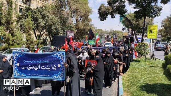 قافله عظیم عزاداری ۲۸ صفر در اصفهان به حرکت درآمد