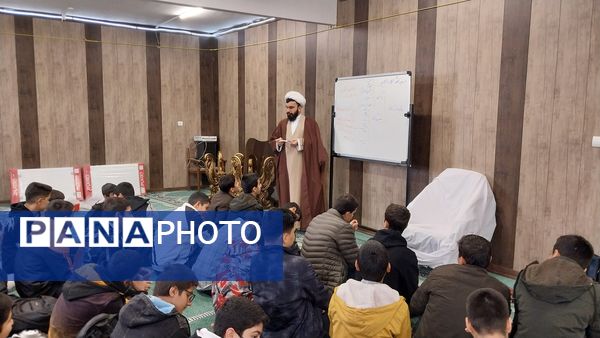 برپایی موکب در دبیرستان شهید بابایی به مناسبت بعث پیامبر‌(ص)
