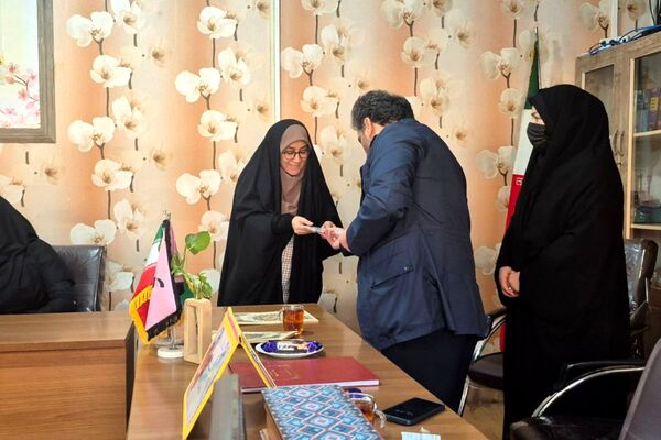  تجلیل از آموزگاران فعال طرح “حامی” در مدرسه هدی  شهرقدس