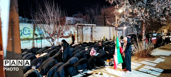 نماز استغاثه امام زمان(عج) در راهپیمایی 