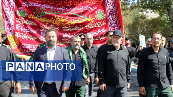 کاروان عشق و وفا از میدان بزرگمهر تا گلستان شهدا