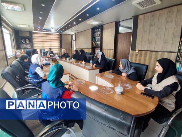 تقدیر از دانش آموز خبرنگاران پانا در قائمشهر