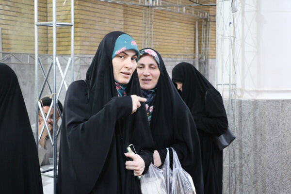 جلوه‌هایی از حضور نوجوانان قمی در شعبه‌های اخذ رای -1