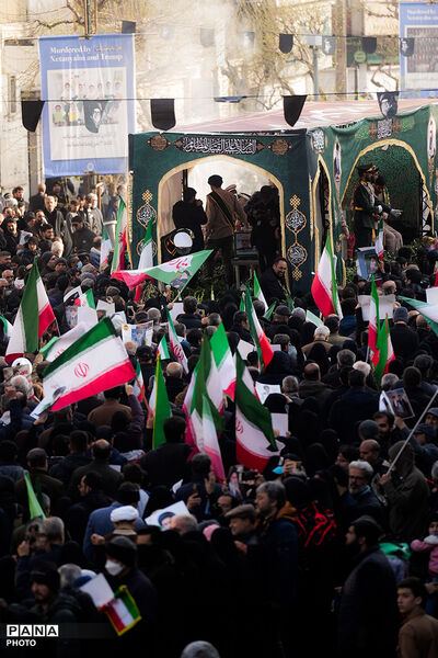 با تو قد می‌کشیم...