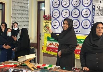 نواخته شدن زنگ انقلاب در هنرستان فاطمه زهرا (س) گچساران