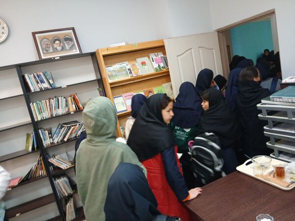 بازدید دانش‌آموزان پایه هفتم دبیرستان میرزا جعفر سروقد از فرهنگسرای انقلاب