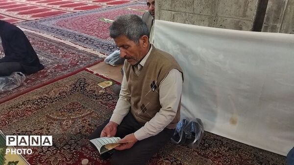 قرائت دعای استغاثه به امام زمان (ع) در مسجد جامع نیشابور 