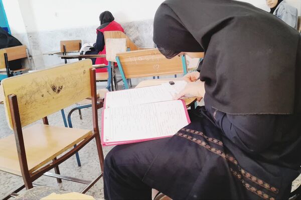 آزمون پیشرفت تحصیلی در دبیرستان آیت الله طالقانی داریون