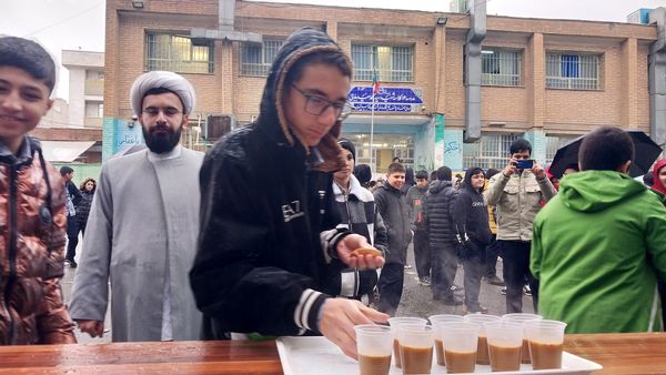 برپایی موکب در دبیرستان شهید بابایی به مناسبت بعث پیامبر‌(ص)