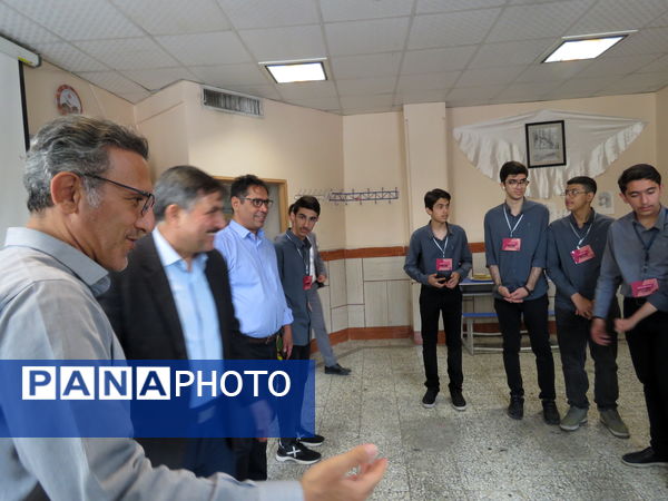 نمایشگاه علمی، پژوهشی وهنری فرداد در دبیرستان باهنر