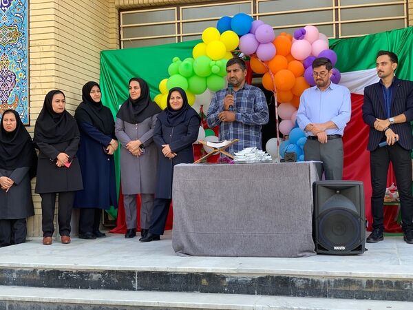 زنگ مهر و زنگ نماز دبستان معلم شهر آشخانه 