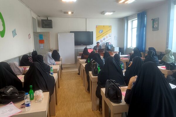برگزاری جلسه اهمیت ارزشیابی در مدارس ابتدایی ری یک