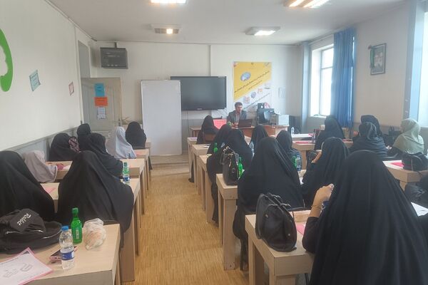 برگزاری جلسه اهمیت ارزشیابی در مدارس ابتدایی ری یک