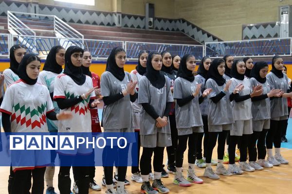 پایان اردوی انتخابی تیم ملی والیبال دانش‌آموزی دختران و پسران در خوزستان
