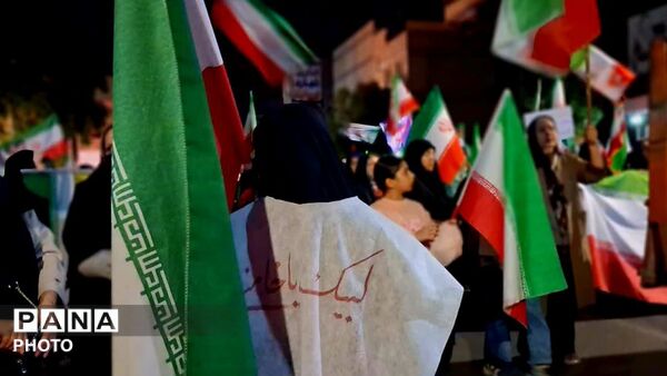 هفتاد و چهارمین شب تجلی عشق به ایران در آغوش ولایتمداران
