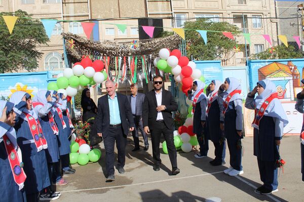 مراسم نمادین آیین بازگشایی مدارس در دبیرستان شاهد خیر سجادیه 