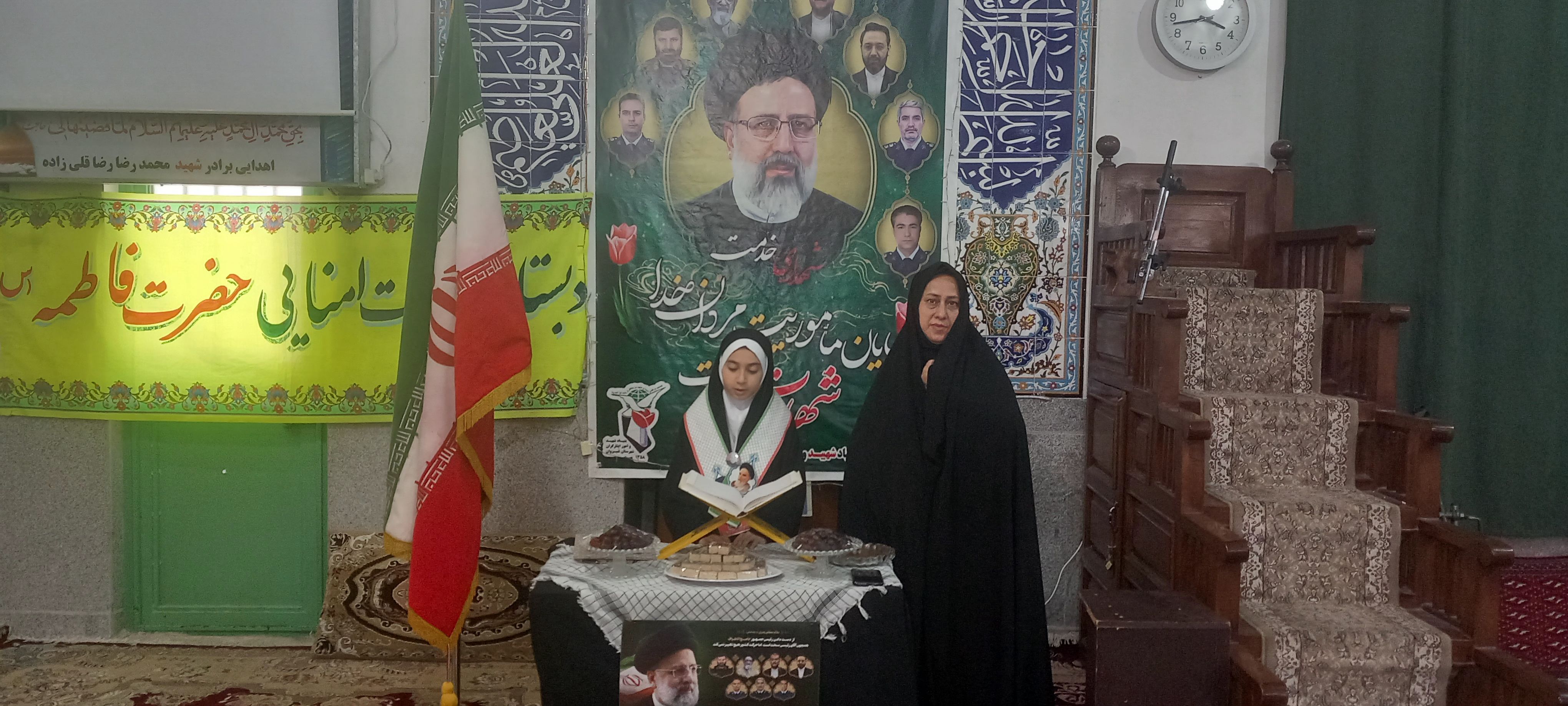 شرکت دانش‌آموزان دبستان حضرت فاطمه(س) در مراسم سالگرد شهدای خدمت