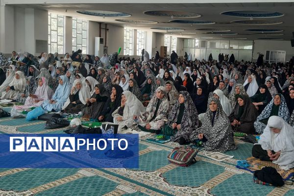 اقتدار مردم شهرستان لردگان در نماز جمعه