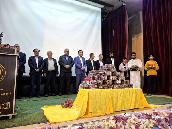 تجلیل از ۱۵۰ دانش‌آموز افتخار آفرین در مسابقات فرهنگی، هنری و پرسش مهر ریاست جمهوری 