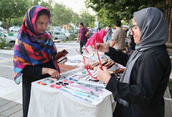 عصر بازار هنرمندان مشهدی در روزهای پنجشنبه