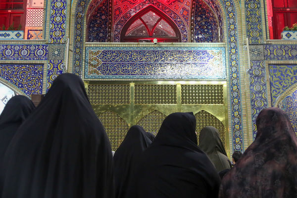 حال و هوای حرم مطهر رضوی در شب وفات حضرت زینب سلام الله علیها