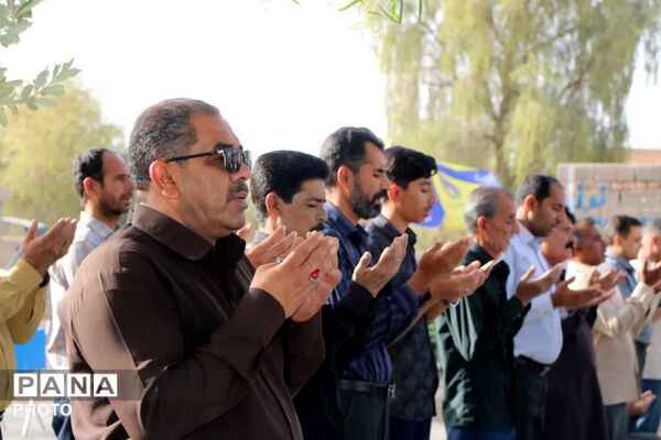 شکوه بندگی در عید قربان؛ فهرج یکپارچه غرق در نیایش شد