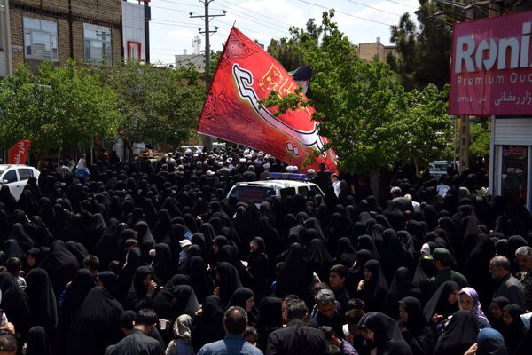 همه چیز برای یک استقبال گرم مهیاست ، با افتخار به پیشواز شهیدمان می آییم 