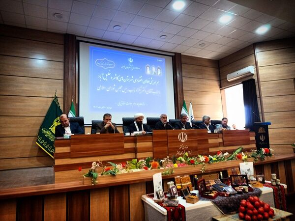 نایب رئیس مجلس شورای اسلامی پای درد دل فعالان اقتصادی نشست