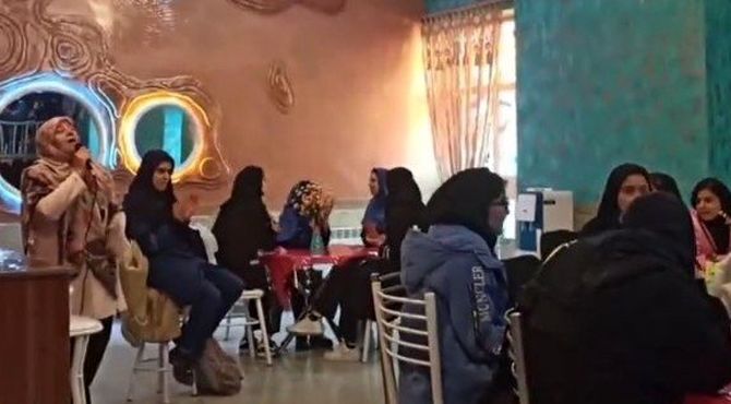 کافه دخترانه در کانون امام خمینی(ره) شهرکرد