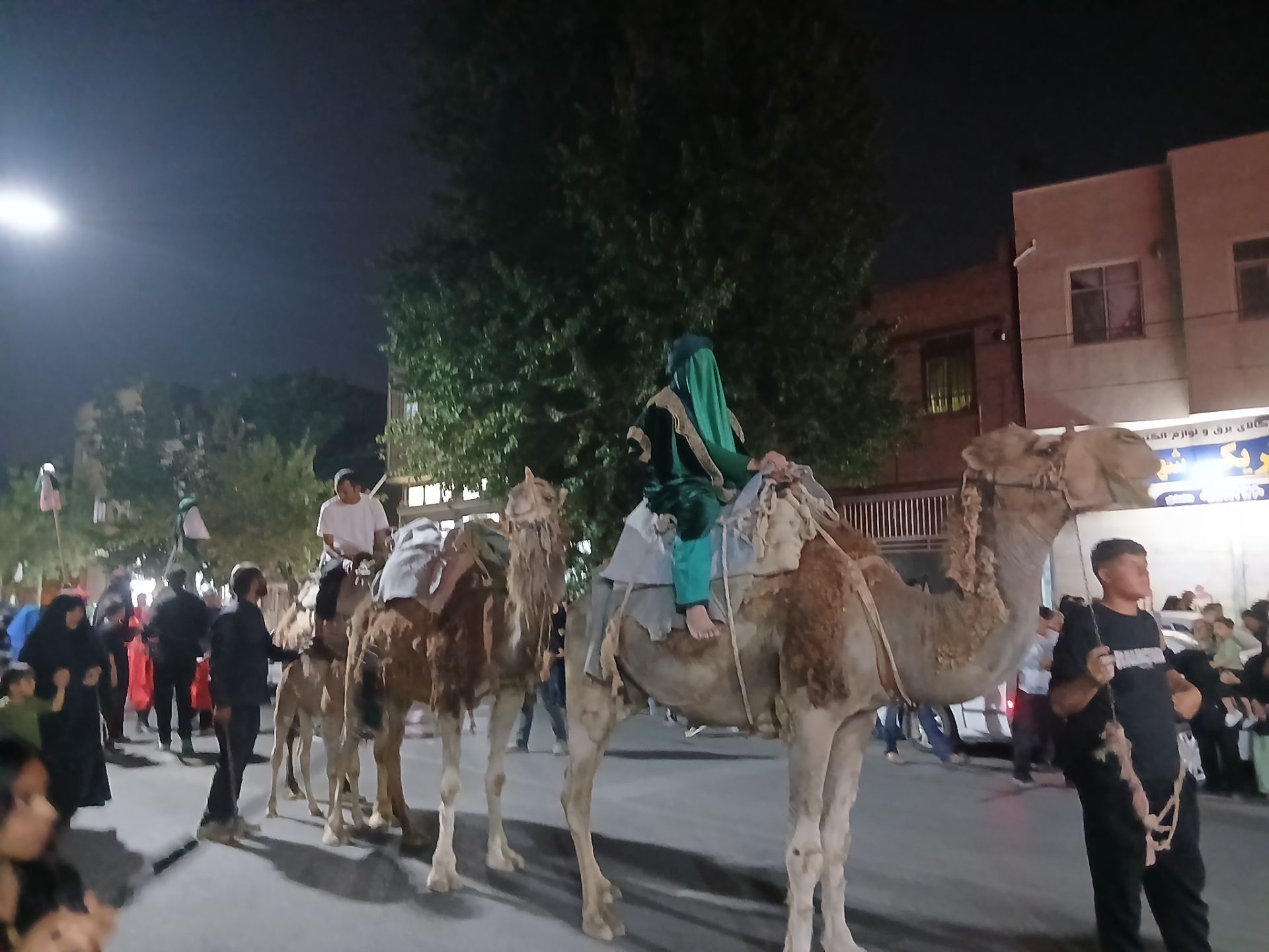 کاروان نمادین اُسرای کربلا در زیبادشت فردیس 