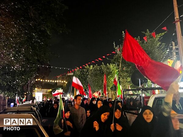 حضور باشکوه مردم کرج در صد وبیست و سومین  شب از تجمعات مردمی