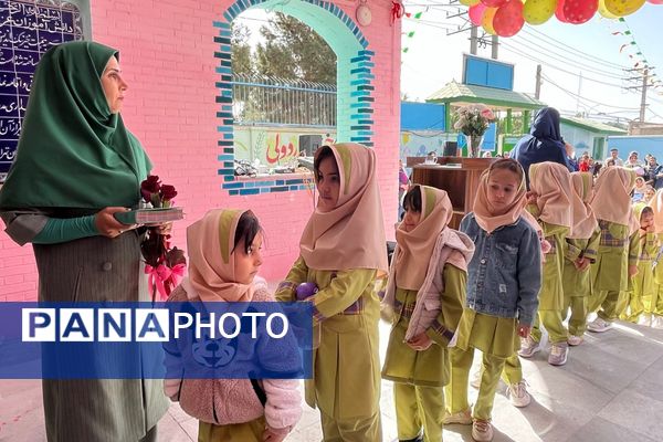 جشن شکوفه‌ها در آستانه سال تحصیلی جدید در مدارس ملارد برگزار شد